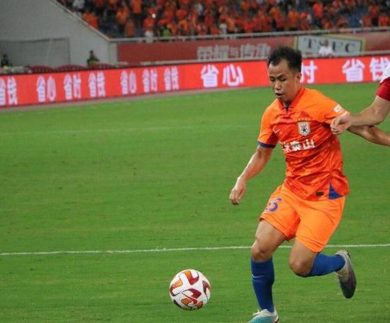 最终全场比赛结束，米兰1-0佛罗伦萨。